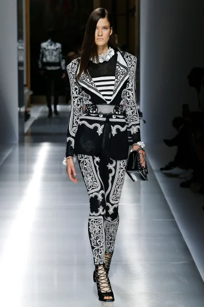 Look 7
